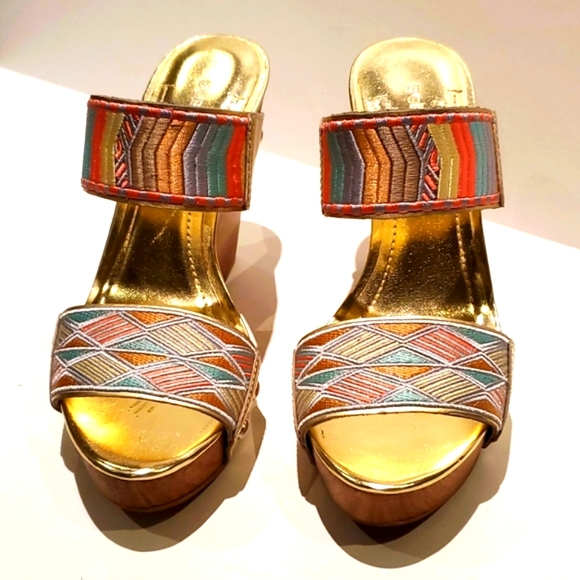 BCBG platform heels, 5.5m - Picture 2 of 6